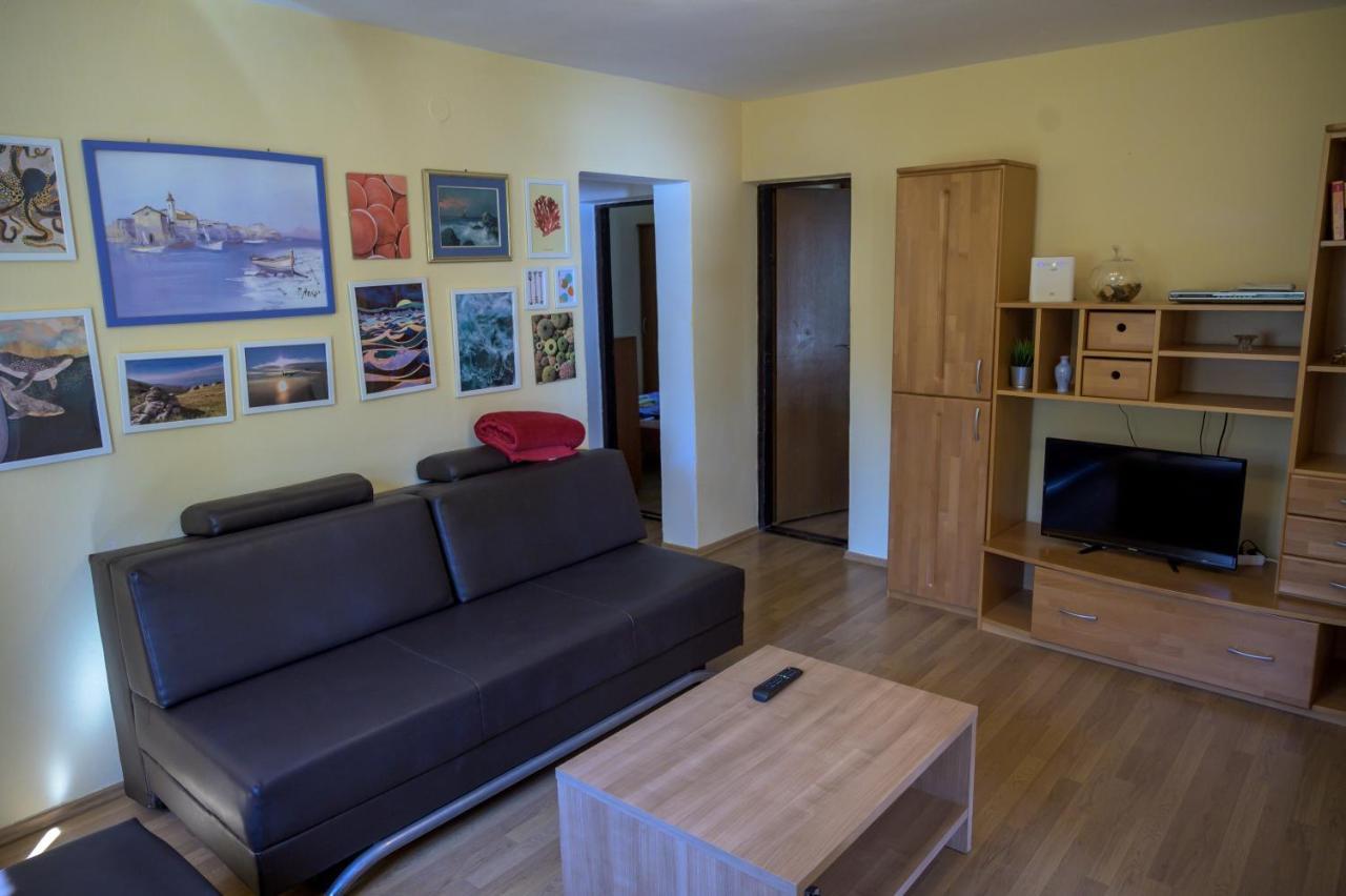 Beachfront House Ivana With Pool - Renovated 2025 Cesarica Exterior foto